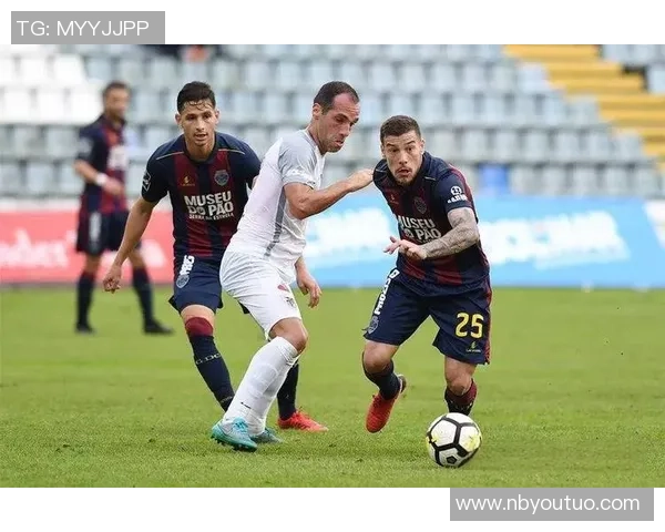 探寻小众足球明星边锋的独特魅力与精彩瞬间图片合集